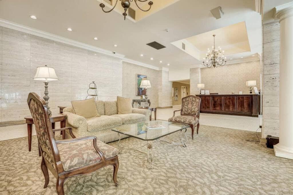Center Downtown! King Bed! Private Balcony! Pt8I Villa Atlanta Exterior photo