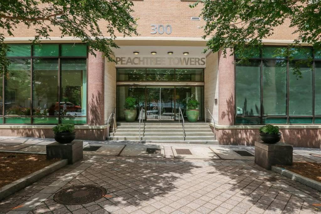 Center Downtown! King Bed! Private Balcony! Pt8I Villa Atlanta Exterior photo
